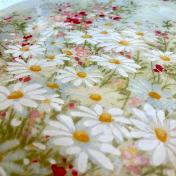 Vintage Fiberglass Serving Tray with Daisy Floral Design – 13.25” Round - Picture 5 of 10